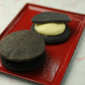 黒チーズどら焼き
