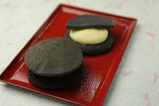 黒チーズどら焼き